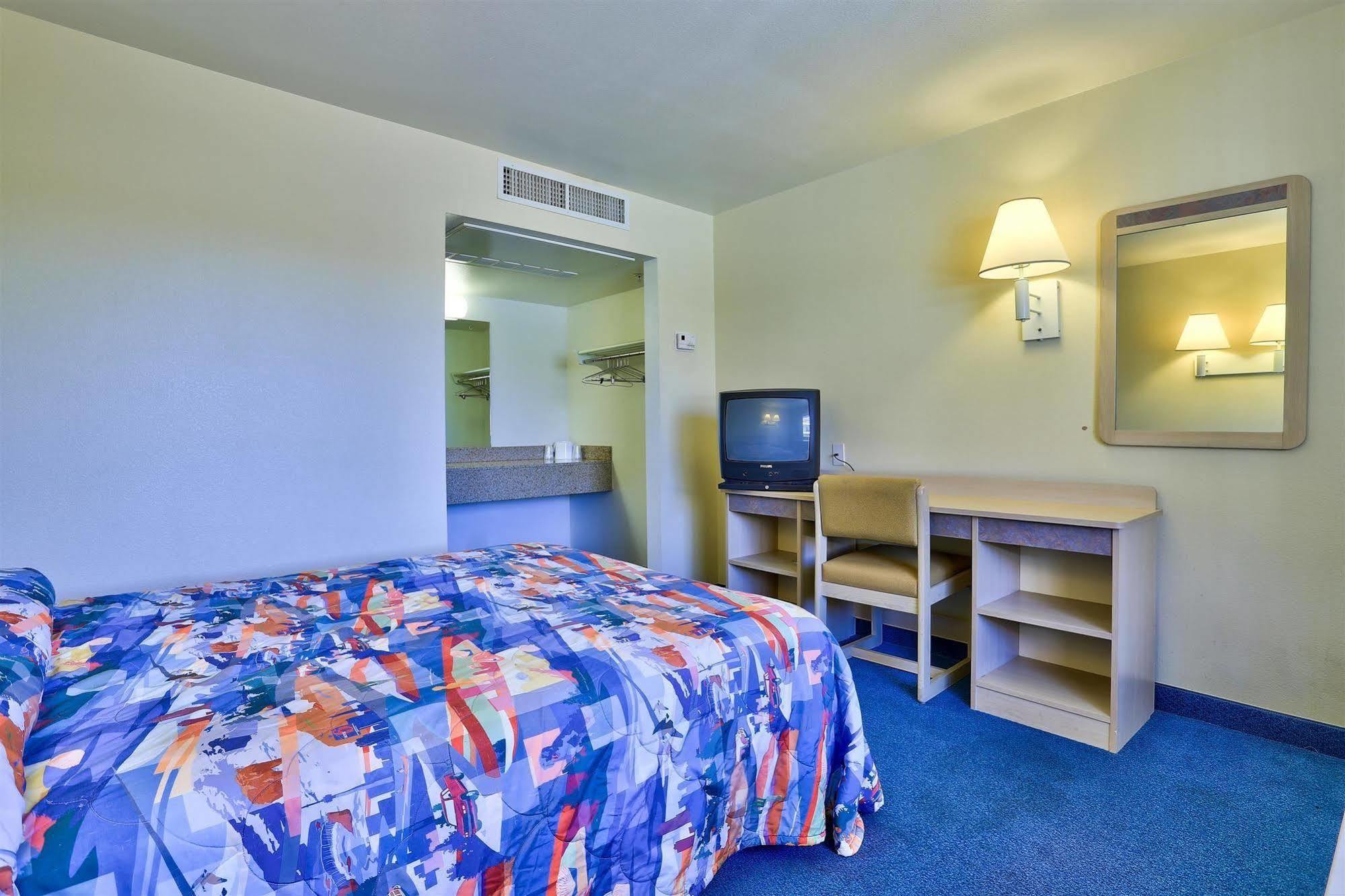 Motel 6-Kingman, Az - Route 66 East Zewnętrze zdjęcie
